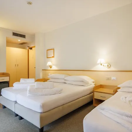 Hotel Club E La Vela Torbole Sul Garda
