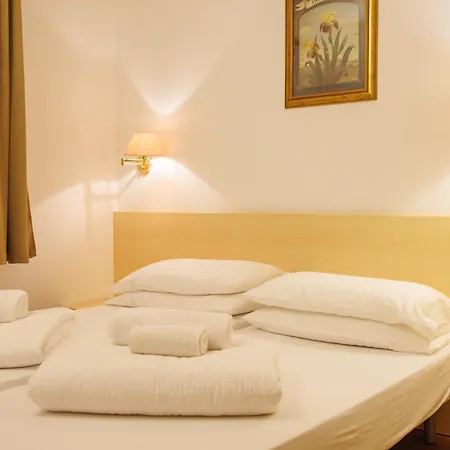 Club E La Vela Hotel 3*