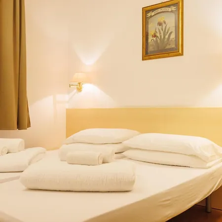 Hotel Club E La Vela Torbole Sul Garda