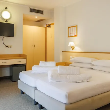 Club E La Vela Hotel 3*