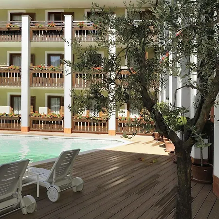 Club E La Vela Hotel Torbole Sul Garda